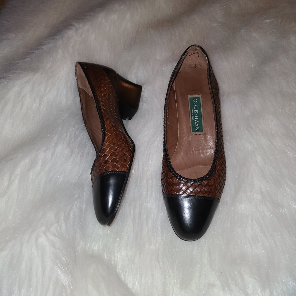 Cole Haan Size 7 C Brown & Black  Heeled Loafers